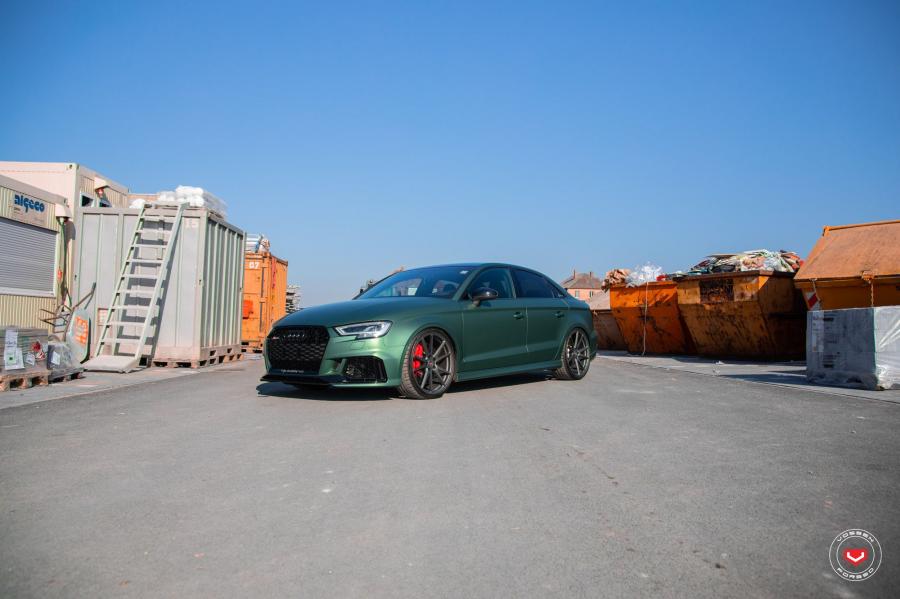  Audi RS3 Sedan on Vossen Wheels (VPS-301) 2018 года  (фото 3 из 57)